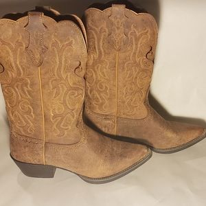 🎄Justin cowgirl boots tan puma size 9